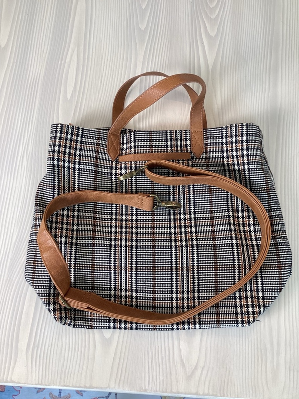 Thirty-One Plaid About You Handbag Preppy Brit Look Detachable Shoulder Strap